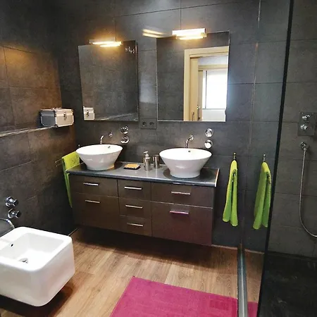 Amazing In With Kitchen Holiday home *