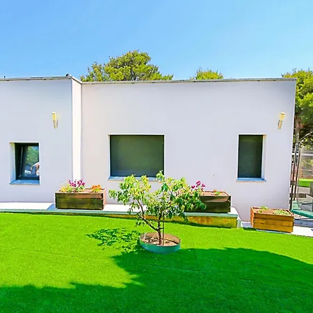 Amazing In With Kitchen Holiday home Santa Susanna